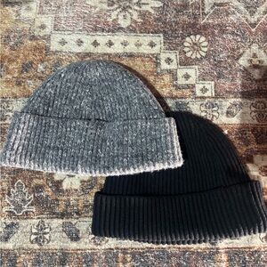 2 Short Ribbed Beanies